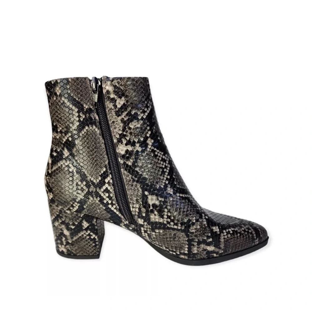 💕 Women’s Madden Girl Snake Skin Print Zippered Ankle Boots w/3” Block Heel